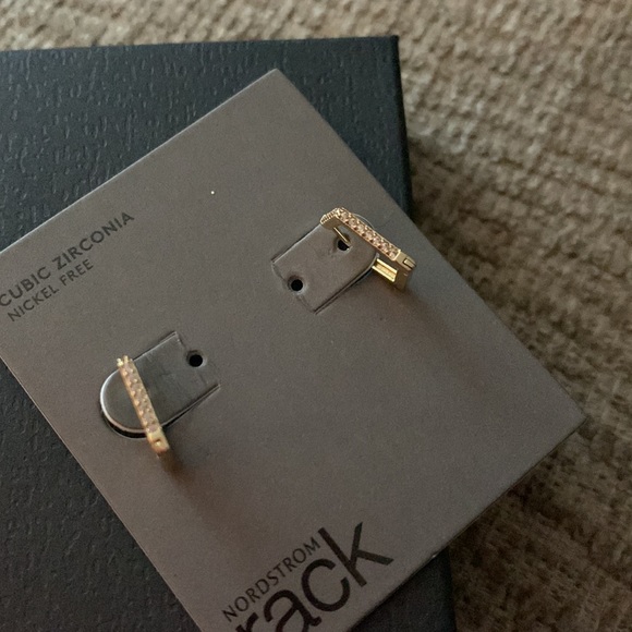 Earrings by Nordstrom Rack - Picture 7 of 7